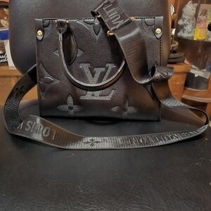 Super Cute Pm On The Go Bag In Black